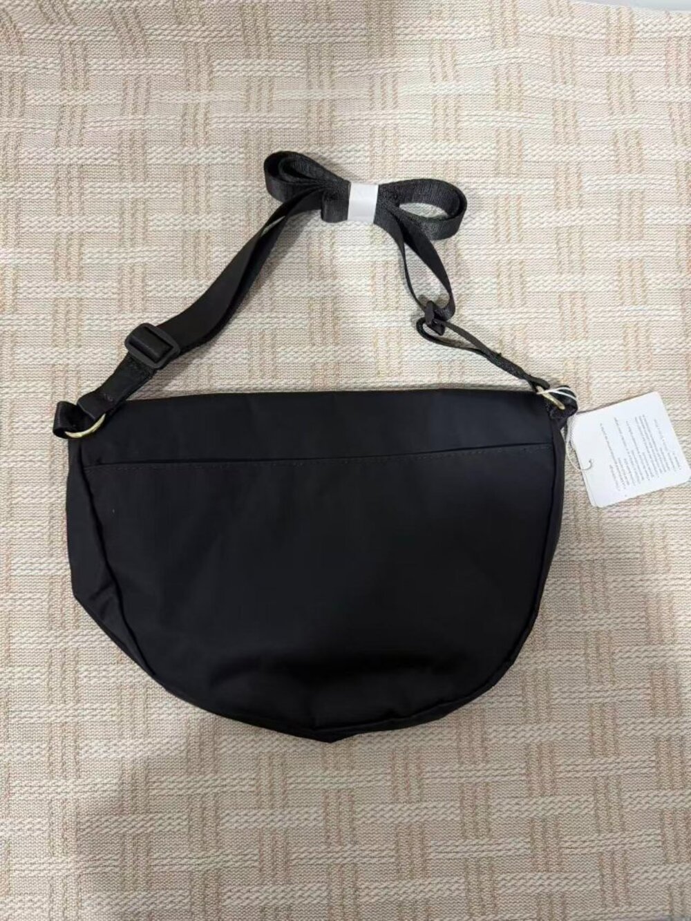Lululemon Festival Bag 5L • Black/Gold • New - Picture 2 of 5